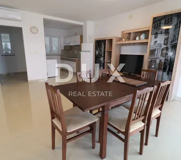 NOVI VINODOLSKI, SMOKVICA - Apartman pored mora - cover