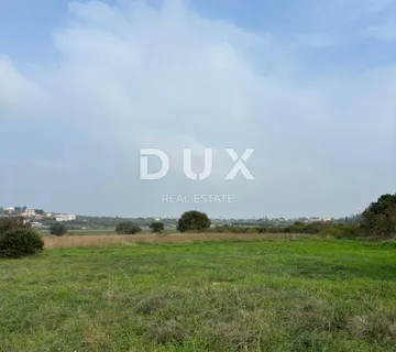 ISTRA, PULA - Odlična prostrana parcela s pogledom na grad! - cover