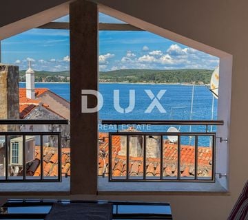 ROVINJ, CENTAR – vrhunsko uređeni objekt u srcu Rovinja s krovnom terasom, pogled, jacuzzi - cover