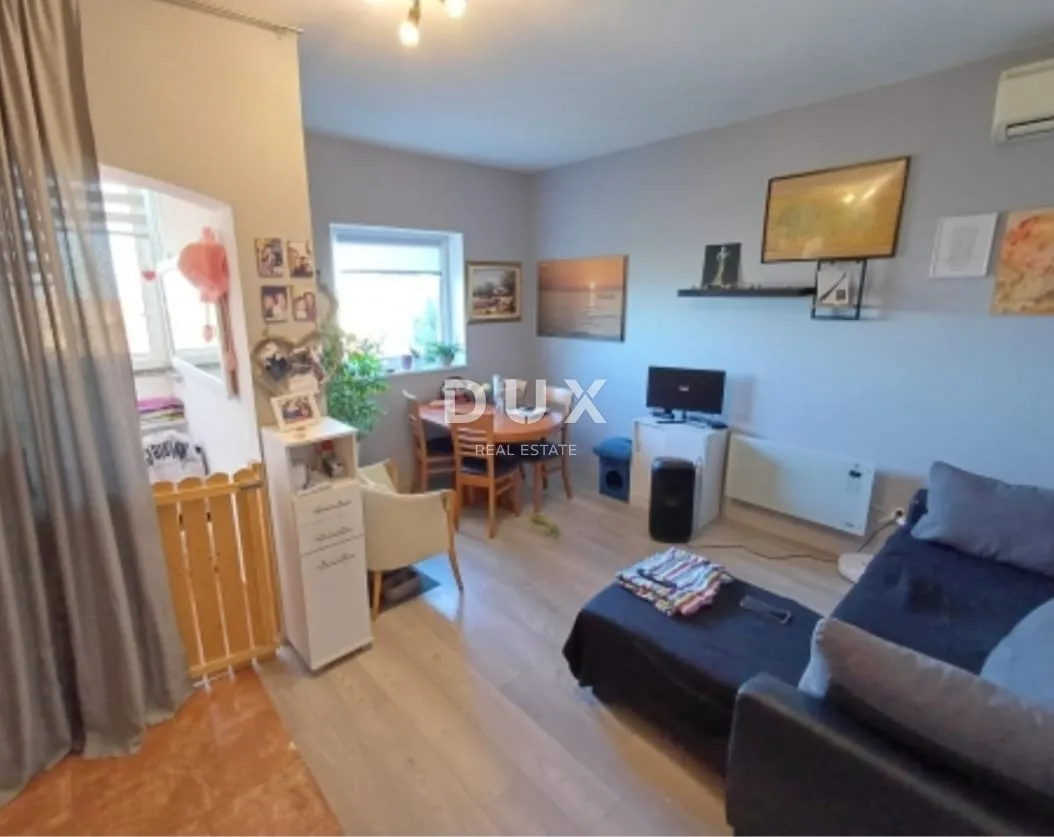 ISTRA, PEROJ - Stan u centru s pogledom na more - cover