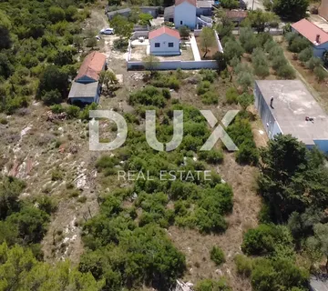 ZADAR, CRNO - Građevinsko zemljište 1040m² - cover