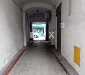 ZAGREB, POSLOVNI PROSTOR - 333 m2 u strogom centru - cover