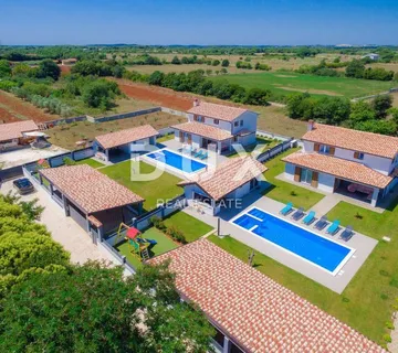 ISTRA, ŠIŠAN - Dvije prekrasne kuće na osami! - cover