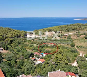 ISTRA, PREMANTURA Građevinsko zemljište 200 metara od mora! PRILIKA ZA INVESTICIJU! - cover