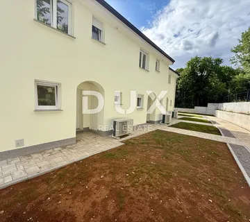 VIŠKOVO, MARINIĆI - Kuća u nizu, novogradnja, 92 m2, okućnica! - cover