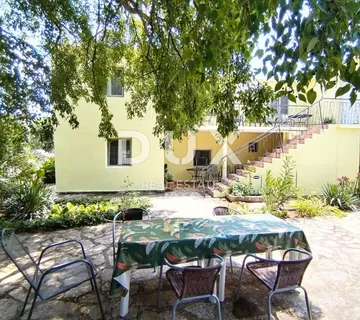 ZADAR, GORNJI KARIN - Apartmanska kuća s 5 stambenih jedinica - cover