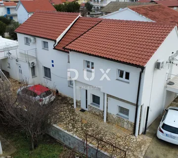 VRSI, ZUKVE - Prilika! Kuća s 4 apartmana 100 metara od mora! - cover