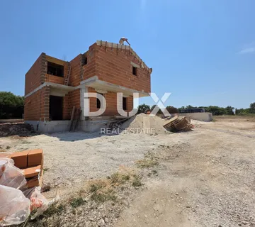ISTRA, PULA - Moderna vila u izgradnji s bazenom i dvorištem, s osiguranom privatnošću i nadomak plaža - cover