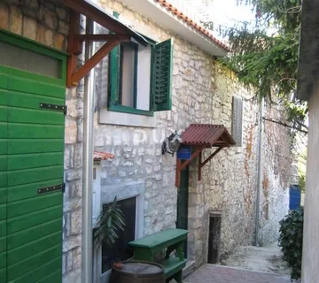 MURTER, BETINA - PRILIKA! Šarmantna kamena kuća na 3 etaže - cover