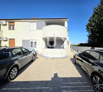 ISTRA, ŠIŠAN - Apartmanska kuća s dvije stambene jedinice i pomočnim objektom - Šišan, Ližnjan