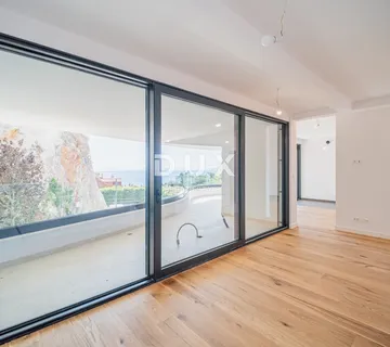 OPATIJA, CENTAR - Novogradnja vrhunskog dizajna s pogledom na more!