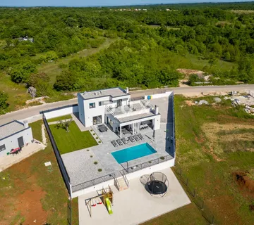 ISTRA, SVETVINČENAT - Moderna vila s bazenom, ljetnom kuhinjom i velikom okućnicom - Režanci, Svetvinčenat