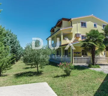 ISTRA, POREČ - Apartmanska kuća s bazenom 2km od mora