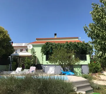ISTRA, PULA Prekrasna samostojeća kuća