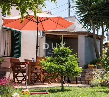MALI LOŠINJ - Dva stana s vrtom, terasom na samo 130 metara od mora