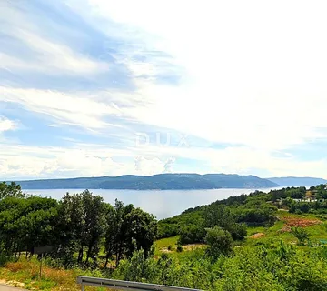 ISTRA, LABIN - Zemljište s pogledom na more i građevinskom dozvolom - Rabac, Labin