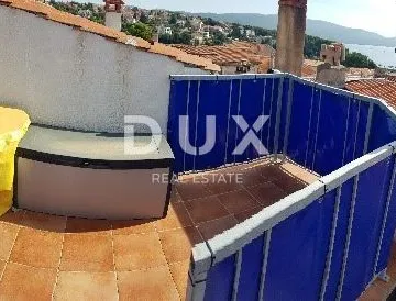 OTOK KRK, GRAD KRK - Kamena kuća sa pogledom na more