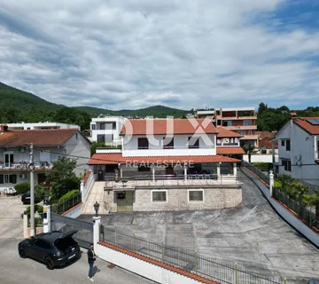 OPATIJA, POBRI- održavana vila od 542m2 ogromnog potencijala s pogledom na more i okućnicom od 1200m2 - Pobri, Opatija