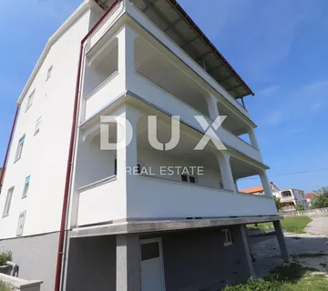 RAB, LOPAR- uređeni apartman na odličnoj lokaciji