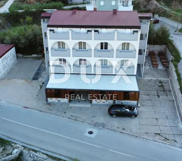 OTOK PAG, PAG - Hotel s restoranom u blizini mora