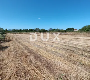 ZADAR, GALOVAC - Očišćeno građevinsko zemljište pravilnog oblika spremno za gradnju! 1000 m2! - cover