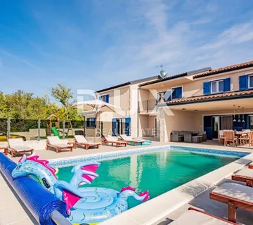 Otok Krk, unutrašnjost otoka - Luksuzna samostojeća vila s bazenom - Kras, Dobrinj