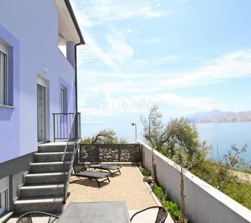 OTOK KRK, BAŠKA - Dva apartmana prvi red do mora