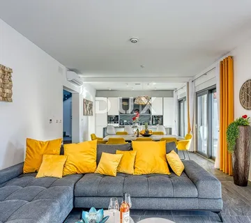 ISTRA, POREČ - Luksuzna dvojna kuća s bazenom, saunom i jacuzzijem, 260m2 - Vabriga, Tar-Vabriga