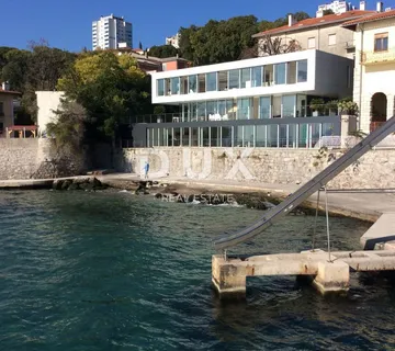 RIJEKA, KANTRIDA - Ekskluzivna vila 1. red do mora, UNIKATNO!