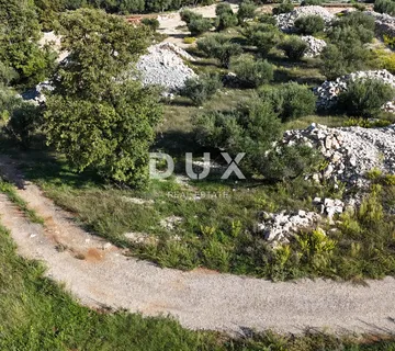 OTOK KRK, GRAD KRK - Zemljište s pogledom na more 758m2 - PRILIKA! - cover