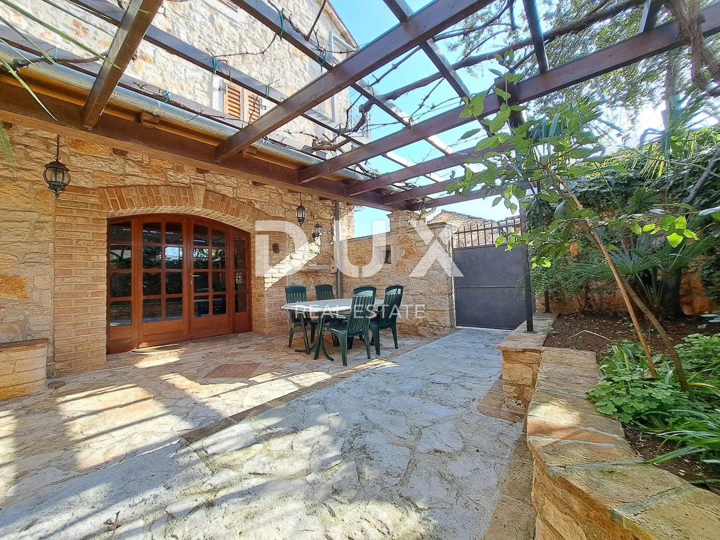 ISTRA, POREČ, VABRIGA - obnovljena kamena kuća s bazenom - cover