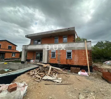 ISTRA, POREČ - Kuća u izgradnji s bazenom u okolici - Sveti Lovreč Pazenatički