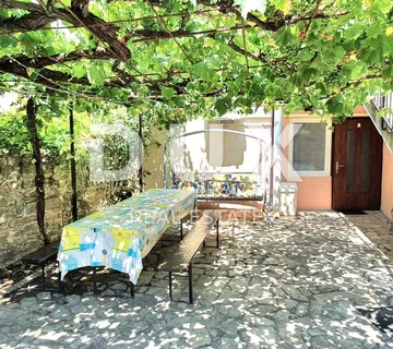 ISTRA, LIŽNJAN - Istarska rustikalna kamena kuća s 3 stana