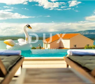 OTOK KRK, KLIMNO- apartman u villi 61m2, DB+2S, prizemlje, s prekrasnim pogledom na more i bazenom + okoliš 110m2 - S1 - Klimno, Dobrinj