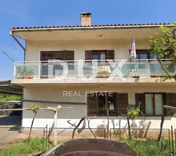 ISTRA, POREČ - Kuća s 3 stana i višenamjenskim poslovnim prostorom, pogled na more!!!