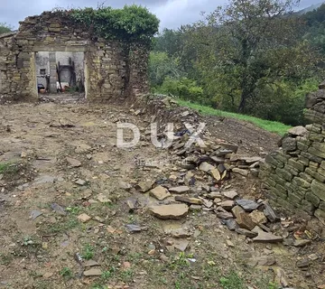 ISTRA, SOVINJAK - RUŠEVINA + ZEMLJIŠTE 57.356 m2 - Sovinjak, Buzet