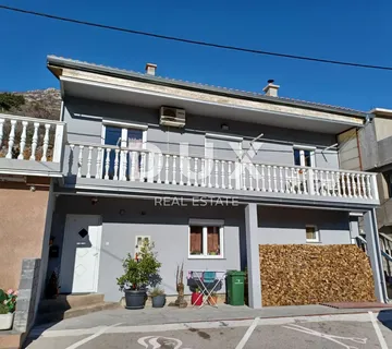 SENJ - Prostrana obiteljska kuća s poslovnim prostorom
