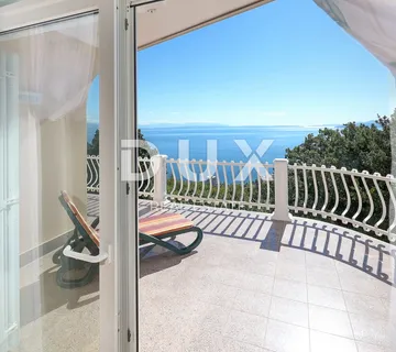OPATIJA, BREGI - villa s panoramskim pogledom na more i velikom okućnicom! PRILIKA! - Bregi, Matulji