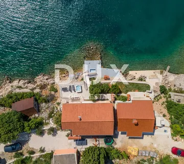 KARLOBAG (okolica) - Predivna kuća i starina 1. do mora! - Lukovo Šugarje, Karlobag