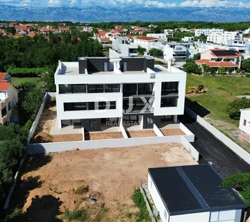 ZADAR, PRIVLAKA - Luksuzan Stan 120 Metara od Mora s Očaravajućim Pogledom na More! S5