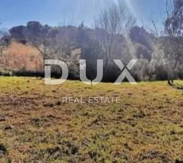 ISTRA, PULA Građevinsko zemljište na Velom vrhu 2900 m2
