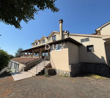 MATULJI, ŠAPJANE - samostojeća kuća ( poslovna zgrada 780 m2 ) + 3.484 m2 okućnice! PRILIKA! - Šapjane, Matulji