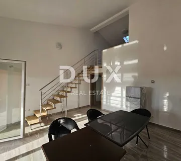 OTOK RAB, BANJOL - Stan u potkrovlju od 80m2 s galerijom - Banjol, Rab
