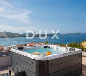 DALMACIJA, ŠIBENIK - Luksuzna villa sa bazenom nogometnim igralištem i saunom - cover