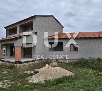 ISTRA, ROVINJ - Vila u izgradnji s prostranom okućnicom - cover