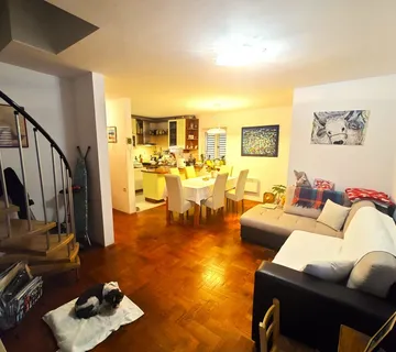 OPATIJA, MOŠĆENIČKA DRAGA - Dvoetažni apartman u blizini plaže!