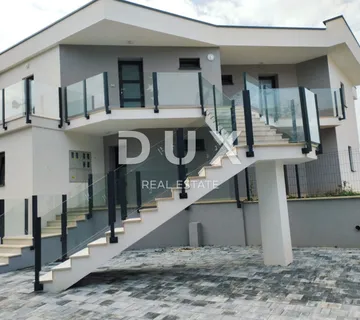 ISTRA, SAVUDRIJA - Stan na prvom katu u zgradi sa garažom 400m od mora - Savudrija, Umag