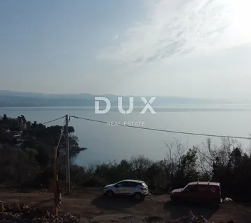 OPATIJA, IČIĆI - Luksuz prizemlja: vrt, mir i otvoreni pogled na more - Ičići, Opatija