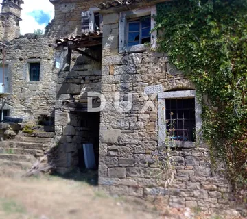ISTRA, BUZET - Kamena kuća za adaptaciju na mirnoj lokaciji