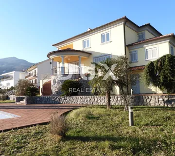 OPATIJA, POBRI - villa /kuća trokatnica- samostojeća 505m² + 1240m2 okoliš - Pobri, Opatija